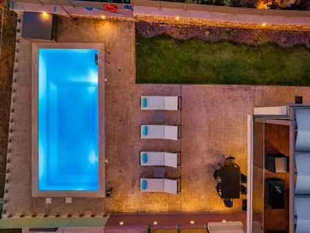 Villa Nektar  mit privatem Pool, Maison 5 personnes à Agia Marina - Photo 1