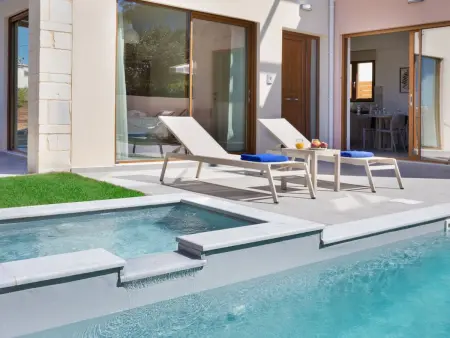 Haus in Agia Marina mit Außenpool, Maison 9 personnes à Agia Marina - Photo 1