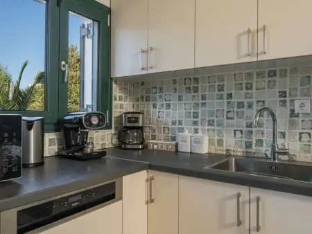 Luxuriöse Villa in Strandnähe mit Blick auf den privaten Pool - Photo 22