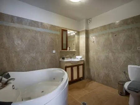 Luxuriöse Villa in Strandnähe mit Blick auf den privaten Pool - Photo 37