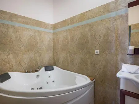 Luxuriöse Villa in Strandnähe mit Blick auf den privaten Pool - Photo 40