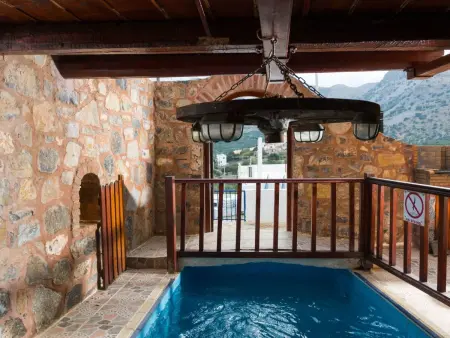 in Mavrikiano mit privatem Pool, Maison 6 personnes à Plaka - Photo 4
