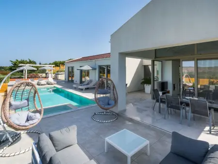 Villa White Harmony 6km vom Strand entfernt mit, Maison 8 personnes à Georgioupoli - Photo 2