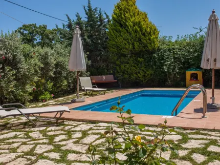 Traditionelle Steinvilla Phaedra in Strandnähe, Maison 7 personnes à Adele - Photo 1