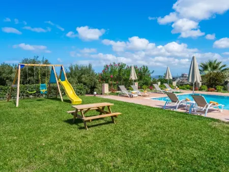 Familienvilla mit privatem Pool, Spielplatz und, Maison 13 personnes à Adele - Photo 1