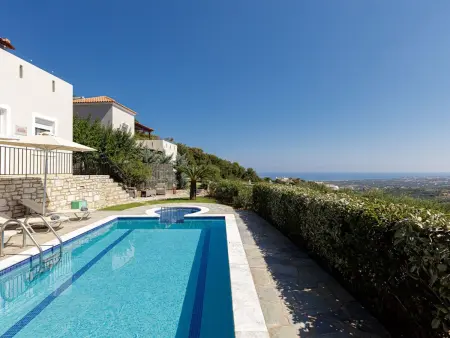 Familienvilla mit Pool, Garten, Spielplatz und BBQ - Photo 1