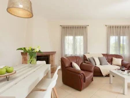 Familienvilla mit Pool, Garten, Spielplatz und BBQ - Photo 17