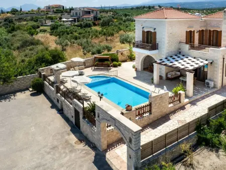 Familienfreundliche Villa mit Pool, BBQ, Kinderb - Photo 15
