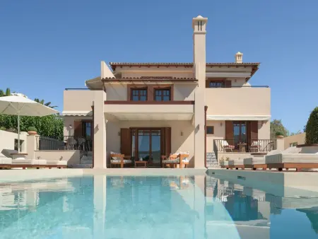 Neu renovierte Familienvilla mit privatem Pool B - Photo 7