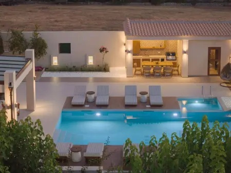 Neu renovierte Familienvilla mit privatem Pool B - Photo 42