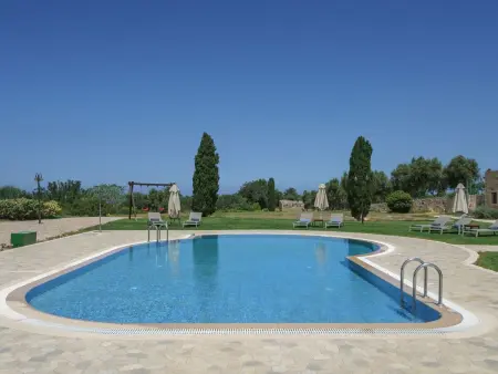 Villa  Arodamos  mit Garten, Grill und Terrasse, Maison 23 personnes à Adele - Photo 1
