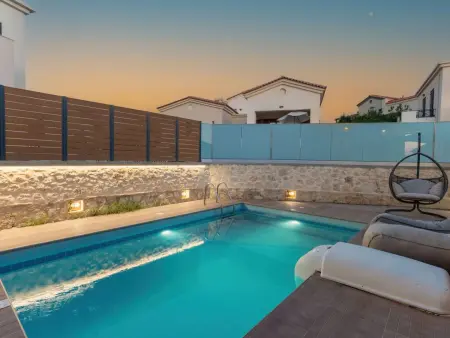 3-Schlafzimmer-Villa mit privatem Pool und Ladegerät für Elektroautos - Photo 8