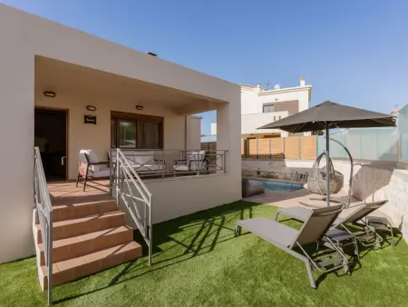 3-Schlafzimmer-Villa mit privatem Pool und Ladegerät für Elektroautos - Photo 11