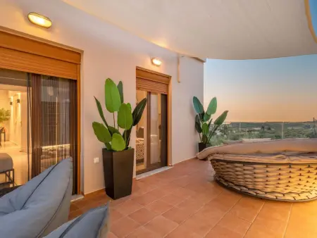3-Schlafzimmer-Villa mit privatem Pool und Ladegerät für Elektroautos - Photo 15