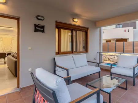 3-Schlafzimmer-Villa mit privatem Pool und Ladegerät für Elektroautos - Photo 20