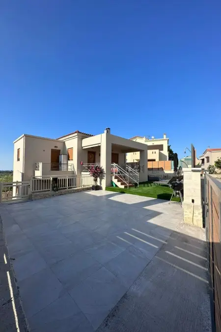 3-Schlafzimmer-Villa mit privatem Pool und Ladegerät für Elektroautos - Photo 38