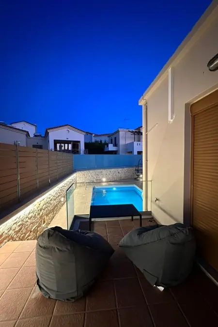 3-Schlafzimmer-Villa mit privatem Pool und Ladegerät für Elektroautos - Photo 42