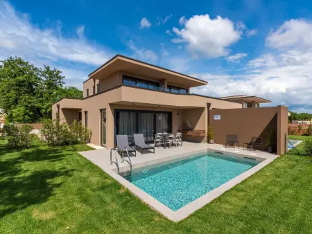 mit eigenem Garten und Terrasse, Appartement 5 personnes à Novigrad (Istra) - Photo 1