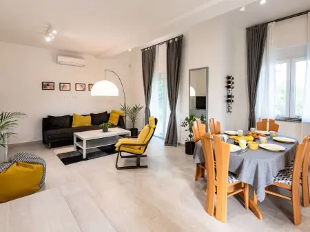 mit Garten, Grill und Terrasse, Maison 8 personnes à Rijeka - Photo 5