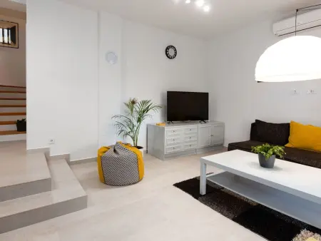 mit Garten, Grill und Terrasse, Maison 8 personnes à Rijeka - Photo 12