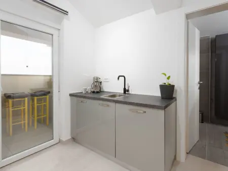 mit Garten, Grill und Terrasse, Maison 8 personnes à Rijeka - Photo 13