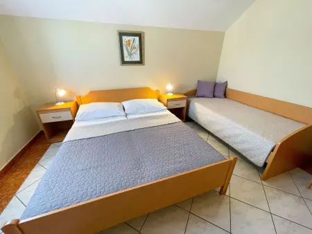 Wohnung in Jadranovo mit Grill, gemeinschaftlichem Pool und Terrasse - Photo 17