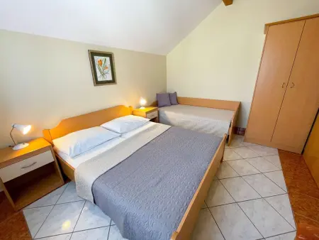Wohnung in Jadranovo mit Grill, gemeinschaftlichem Pool und Terrasse - Photo 18
