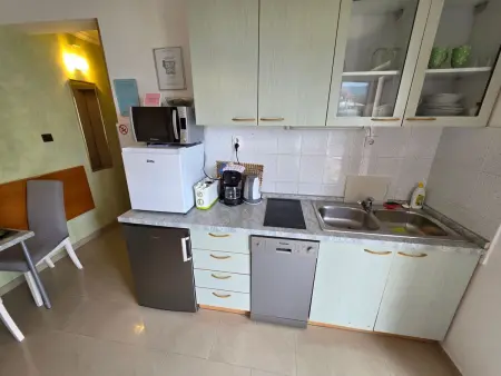 Appartement mit Balkon und Meerblick, Appartement 3 personnes à Novi Vinodolski - Photo 8