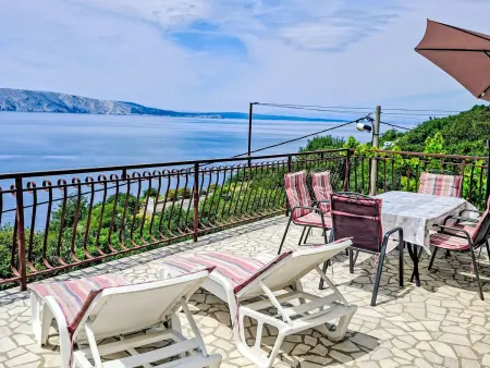 Gesamte Wohnung mit Terrasse und Meerblick, Appartement 6 personnes à Senj - Photo 8