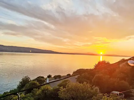Gesamte Wohnung mit Terrasse und Meerblick, Appartement 6 personnes à Senj - Photo 11