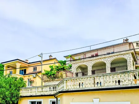Gesamte Wohnung mit Terrasse und Meerblick, Appartement 6 personnes à Senj - Photo 14