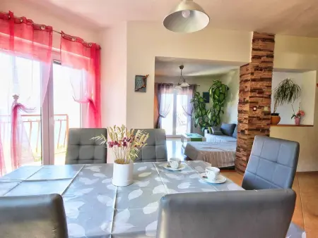 Gesamte Wohnung mit Terrasse und Meerblick, Appartement 6 personnes à Senj - Photo 27