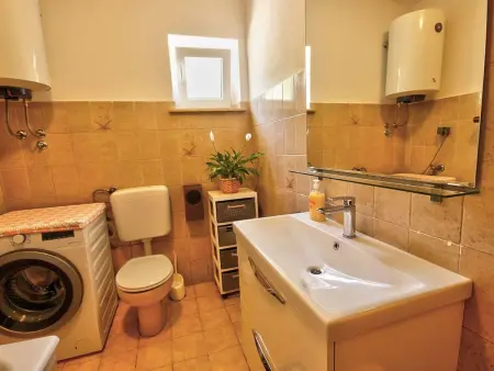 Gesamte Wohnung mit Terrasse und Meerblick, Appartement 6 personnes à Senj - Photo 29