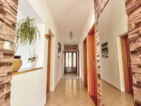Gesamte Wohnung mit Terrasse und Meerblick, Appartement 6 personnes à Senj - Photo 30