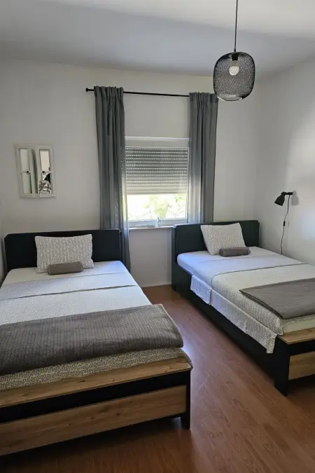mit Blick auf das Wasser, Appartement 6 personnes à Sv. Filip i Jakov - Photo 11