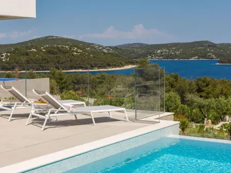 Villa Konstanca auf der Insel Murter, Maison 9 personnes à Murter Jezera - Photo 1