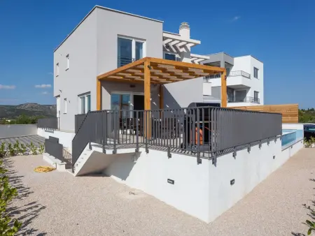 Wunderschöne Ferienvilla Lomari, Maison 12 personnes à Brodarica - Photo 6