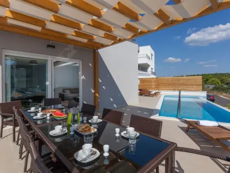 Wunderschöne Ferienvilla Lomari, Maison 12 personnes à Brodarica - Photo 9