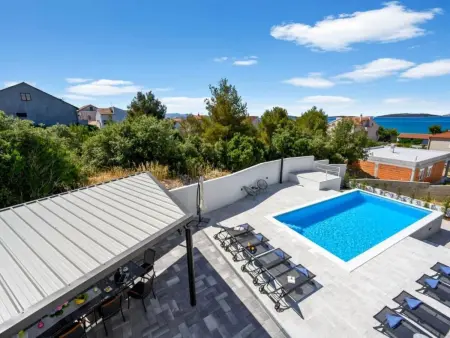Villa Amaris für 11 Personen und 1 Kind, Maison 11 personnes à Brodarica - Photo 8