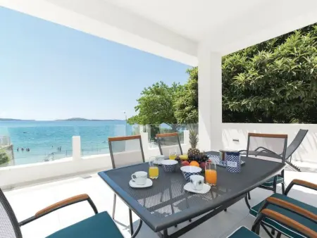 Villa Felicita für 12 Personen in Zaboric, Maison 12 personnes à Brodarica Žaborić - Photo 1