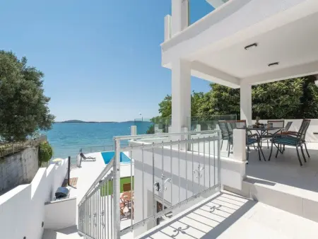 Villa Felicita für 12 Personen in Zaboric, Maison 12 personnes à Brodarica Žaborić - Photo 2