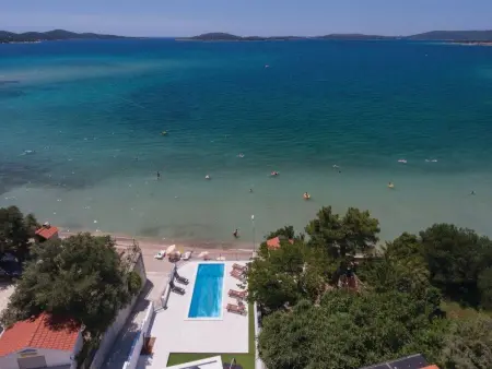 Villa Felicita für 12 Personen in Zaboric, Maison 12 personnes à Brodarica Žaborić - Photo 6