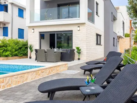 Villa Marionella in Šibenik, Maison 8 personnes à Brodarica Žaborić - Photo 2