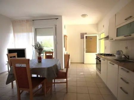 Marino, Appartement 2 personnes à Vinišće - Photo 5