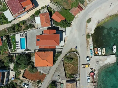 Steinvilla am Strand Nina - EOS CROATIA, Maison 8 personnes à Vinišće - Photo 6