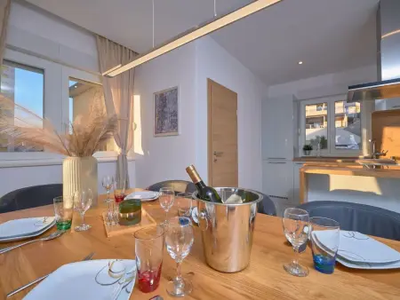 M&M Ferienhaus mit Pool, Maison 10 personnes à Podstrana - Photo 1
