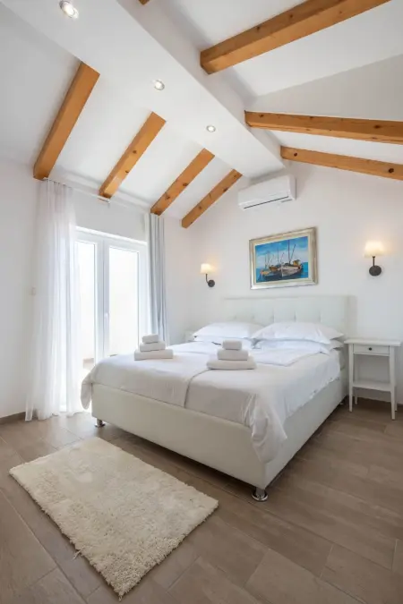3 Schlafzimmer Villa mit beheiztem Pool und Meer - Photo 46
