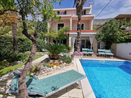 mit Privatpool neben dem Strand, Maison 12 personnes à Omiš - Photo 1