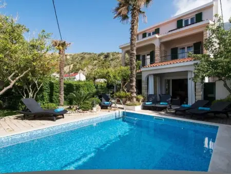 mit Privatpool neben dem Strand, Maison 12 personnes à Omiš - Photo 2