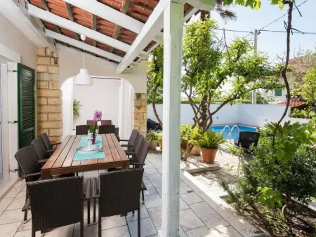 mit Privatpool neben dem Strand, Maison 12 personnes à Omiš - Photo 7